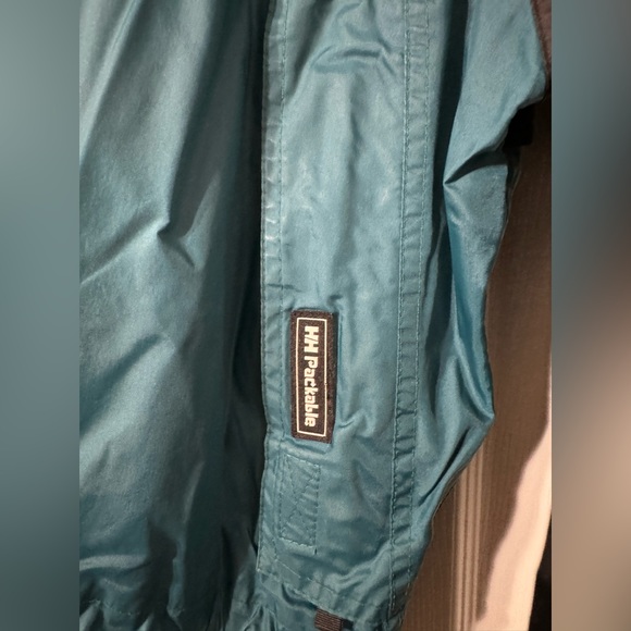 HELLY HANSEN PERFORMANCE JACKET! (THESE ARE PRICEY BUT I GOT YOU!) SIZE L BABY. - Picture 3 of 4